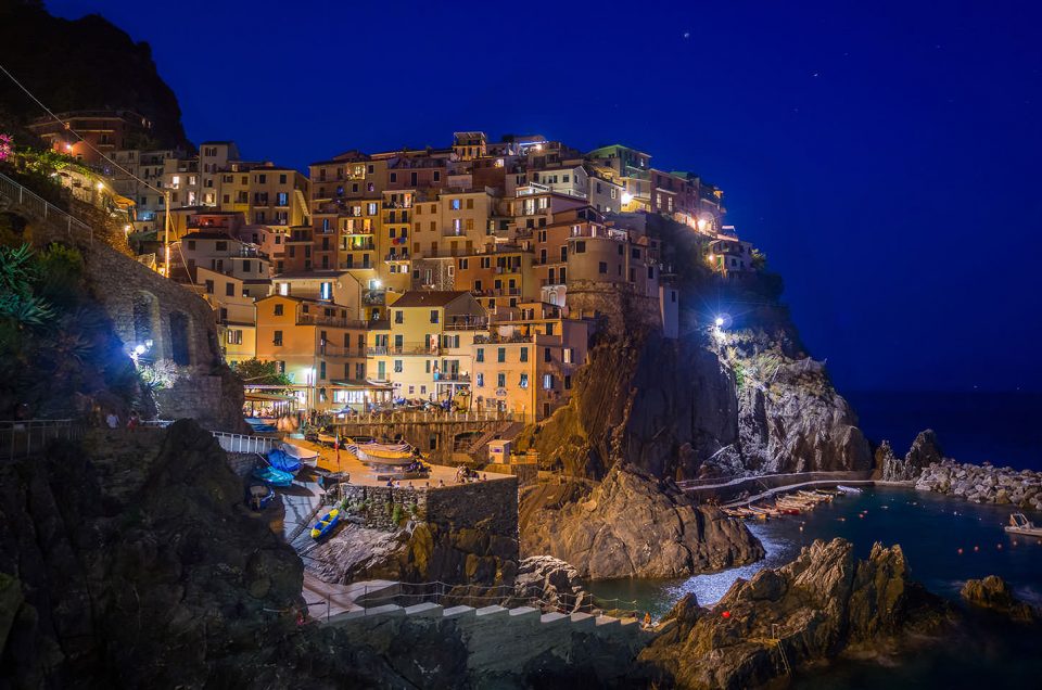 Manarola-and-its-Nativity-Scene