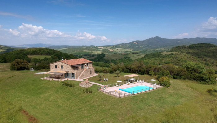 farmhouse for rent in the Tuscan countryside